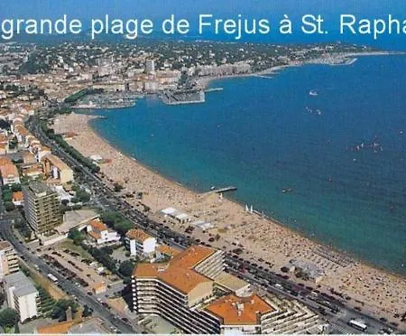 Climatisé à 800m De La Fréjus