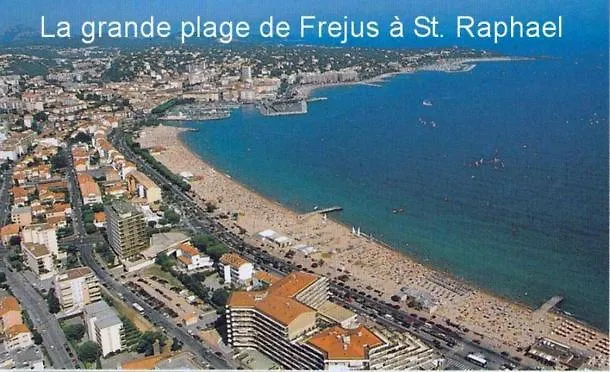 Climatise A 800m De La Fréjus